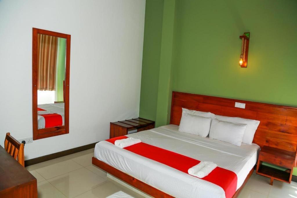 Sea Cloud Dalawella Hotel Unawatuna Ngoại thất bức ảnh