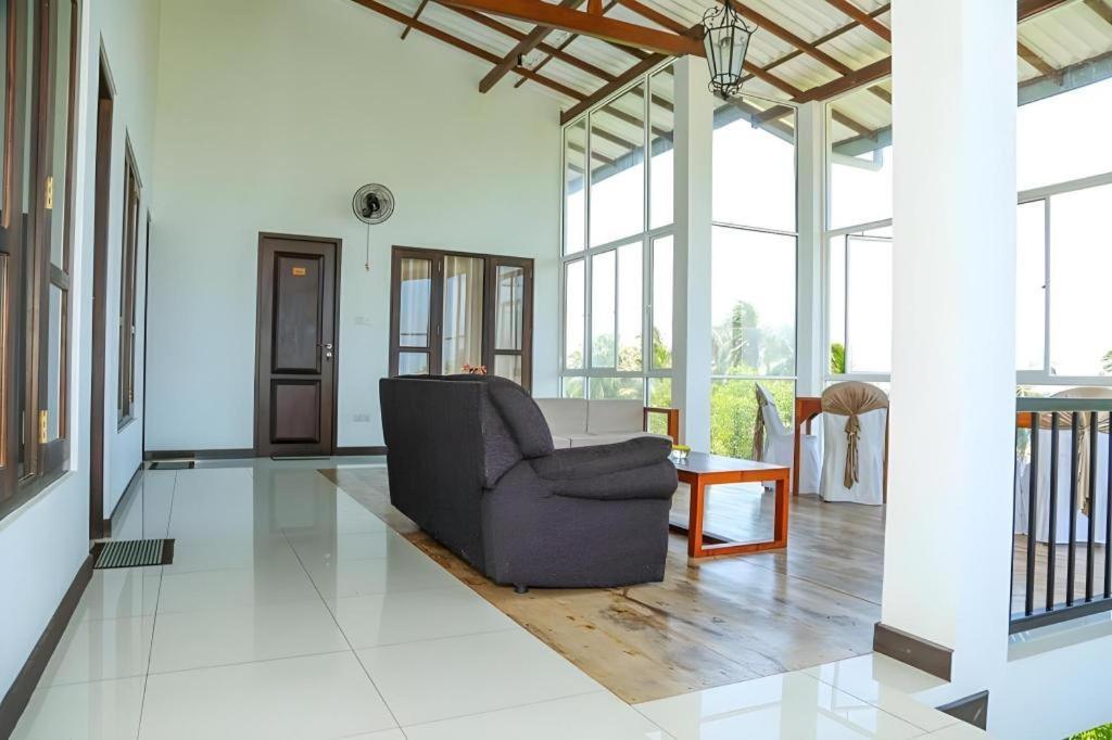 Sea Cloud Dalawella Hotel Unawatuna Ngoại thất bức ảnh